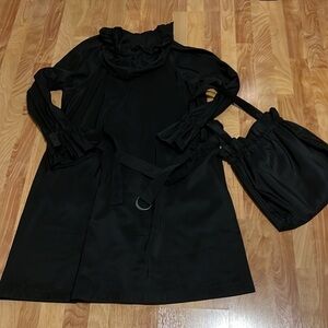 Mycra Pac One knee length lightweight front zip raincoat. Sz 1SM Black w tote